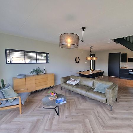 Luxurious Detached Water Villa With Jetty Balk Esterno foto