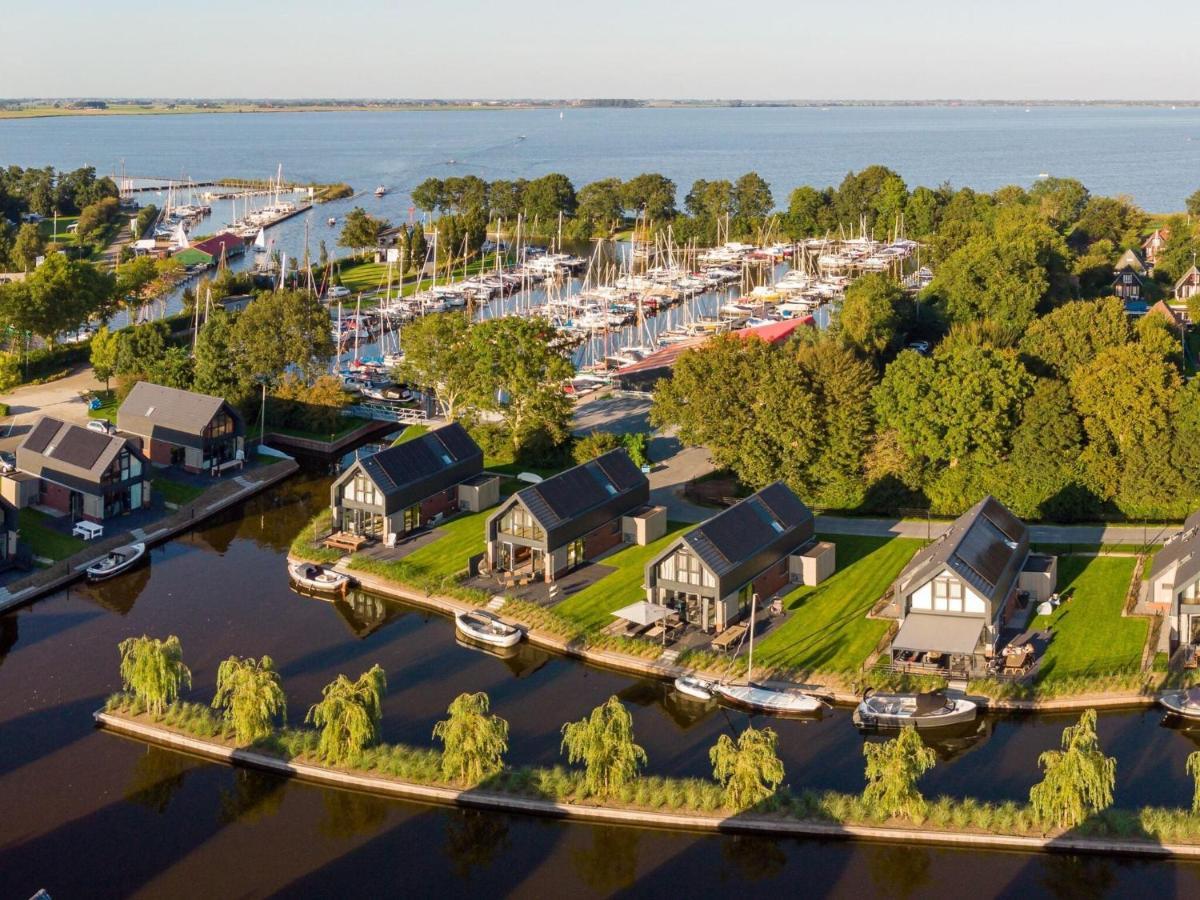 Luxurious Detached Water Villa With Jetty Balk Esterno foto