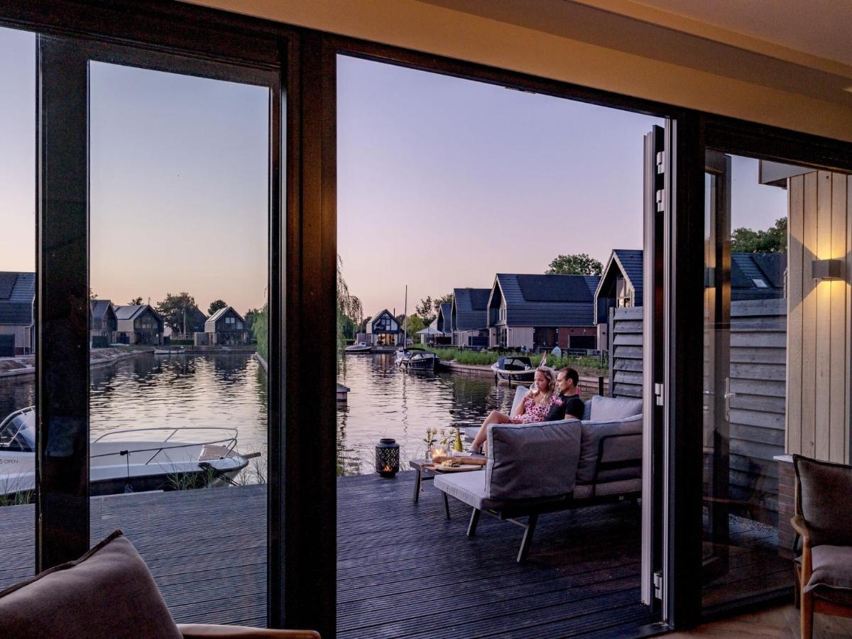 Luxurious Detached Water Villa With Jetty Balk Esterno foto