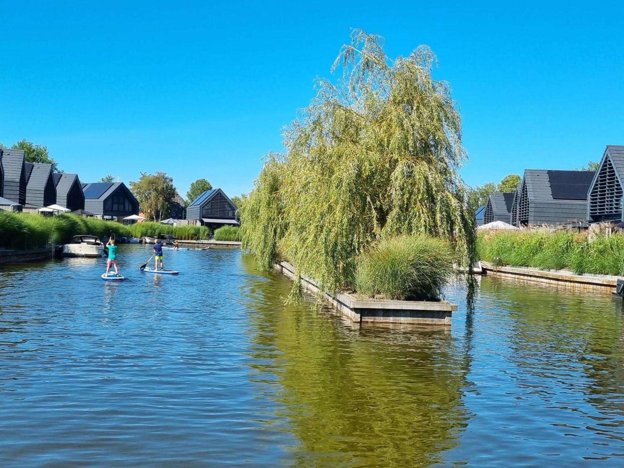 Luxurious Detached Water Villa With Jetty Balk Esterno foto